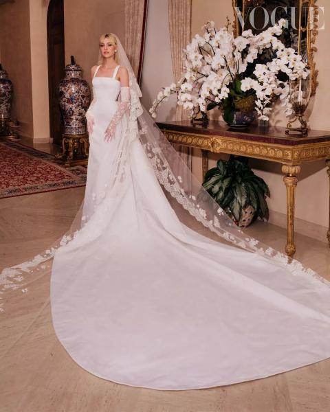Образ дня: невеста Бруклина Бекхэма в кутюрном платье Valentino