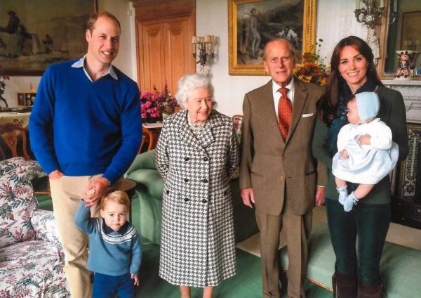 Первое заявление Елизаветы II, запрет на военную форму и архивное фото с правнуками: детали прощания с принцем Филиппом