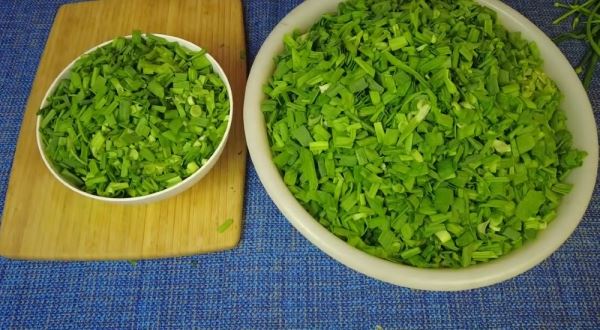 Универсальная приправа из зеленого лука: для супов, мяса и рагу