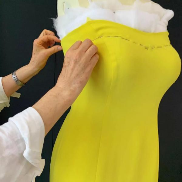 Valentino показал, как создавалось платье Бейонсе для церемонии "Оскар-2022"