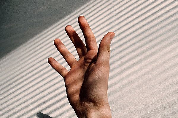 Раскрыта связь между болезнями и внешним видом рук