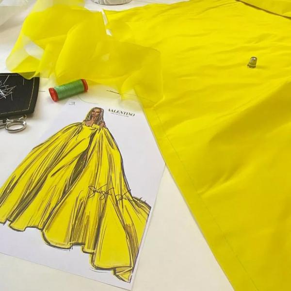 Valentino показал, как создавалось платье Бейонсе для церемонии "Оскар-2022"